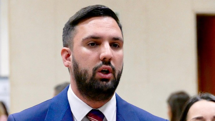 Vlast krivi građane